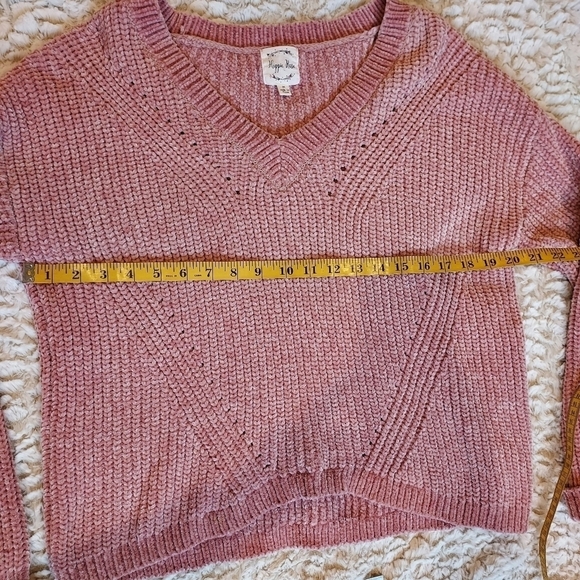 Cropped sweater by Hippie Rose, size M. - Picture 5 of 7